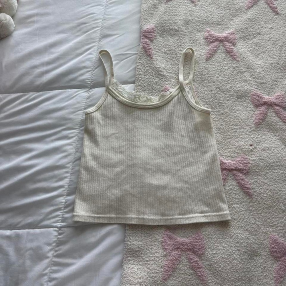 Brandy Melville cream lace tank top‎ - Picture 5 of 6